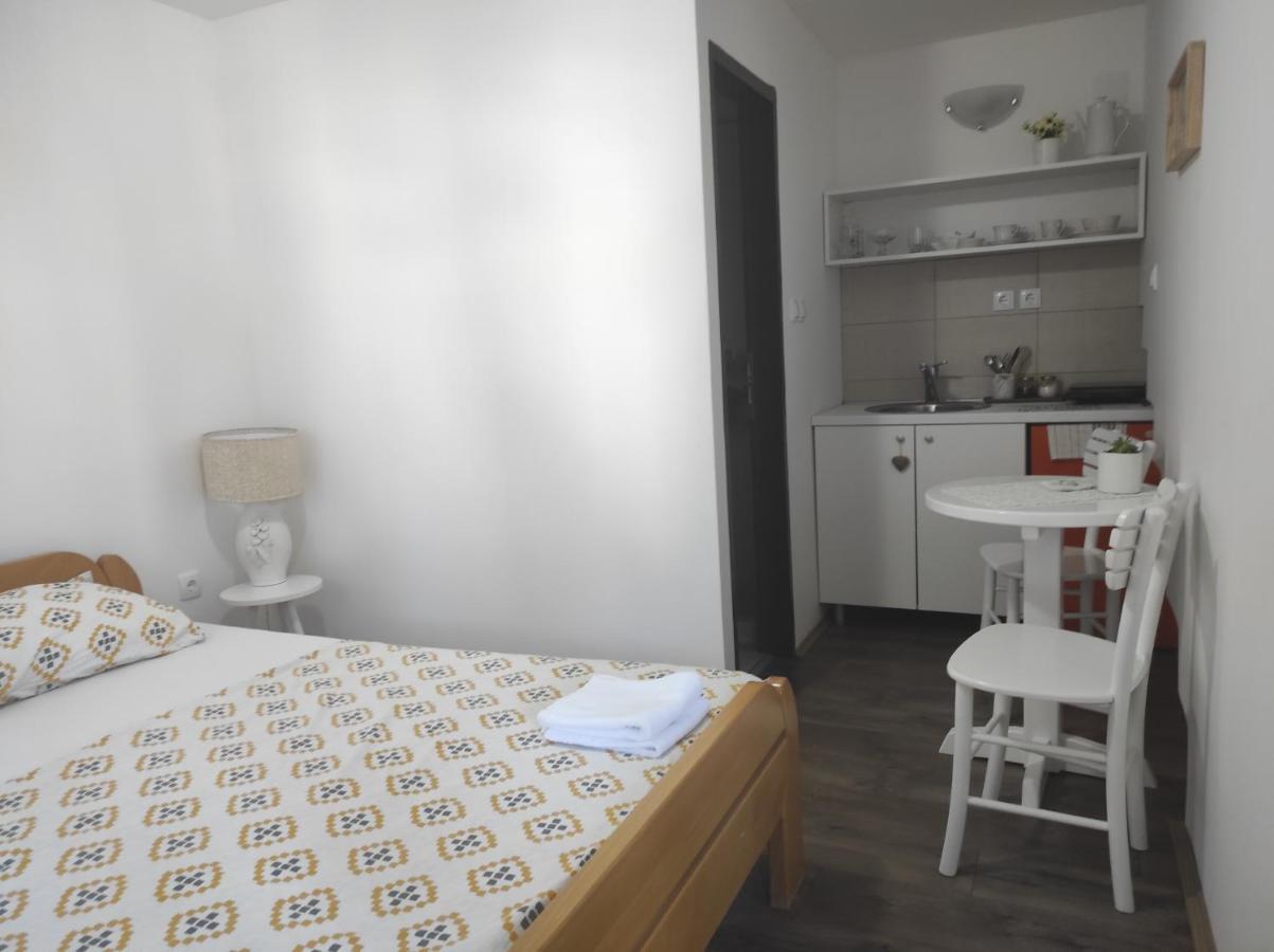 Hostelche Guest House Szendrő Kültér fotó