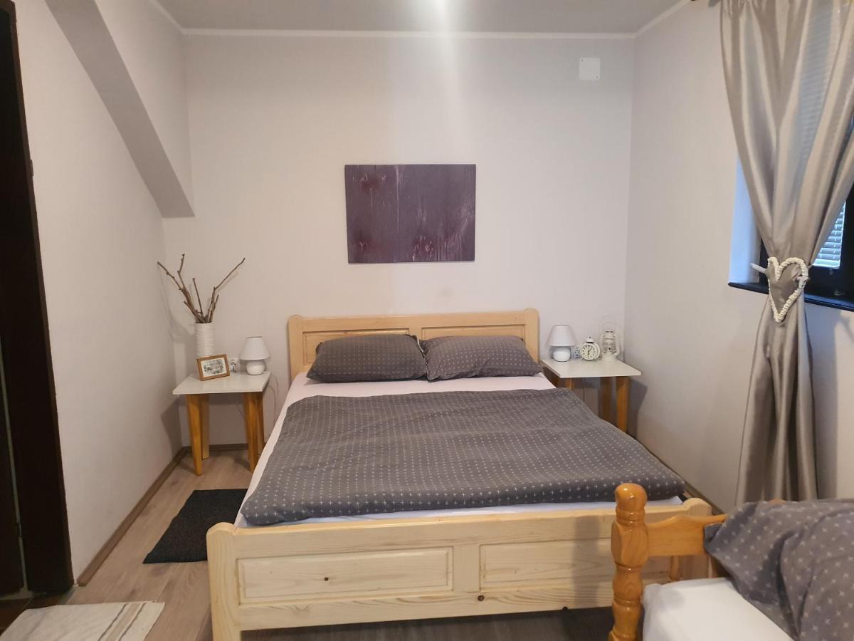 Hostelche Guest House Szendrő Kültér fotó