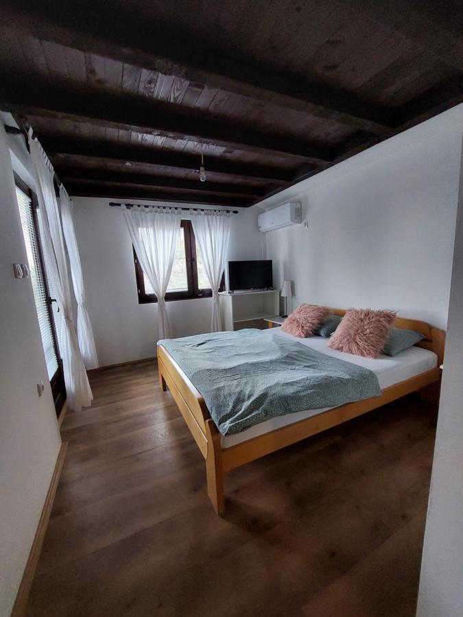 Hostelche Guest House Szendrő Kültér fotó